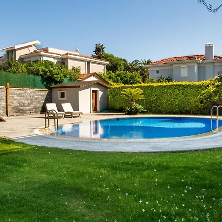 Lux W Pool Garden 3 Min To Sea In Vila *