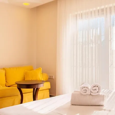 Vila Lux W Pool Garden 3 Min To Sea In Çeşme